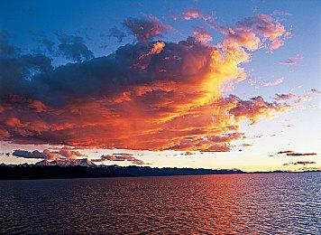 点击式图形冒险游戏《Whirlight-No Time To Trip》Steam页面上线 明年发售